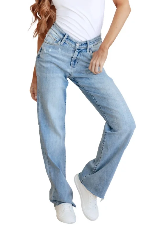 High Rise V Front Waistband Straight Jeans In Light Wash