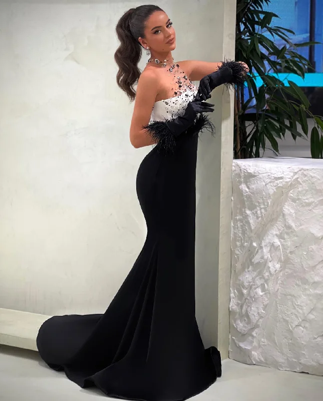 Chic & Modern Sheath Halter Strapless Beaded Satin Feathers Evening Prom Dress QP3123